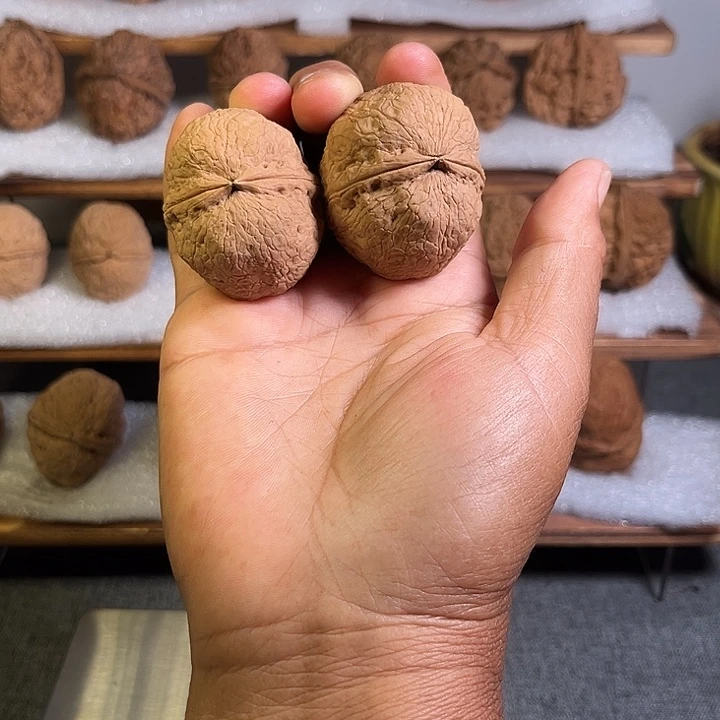 把件文玩核桃红旺云铁4号41mm