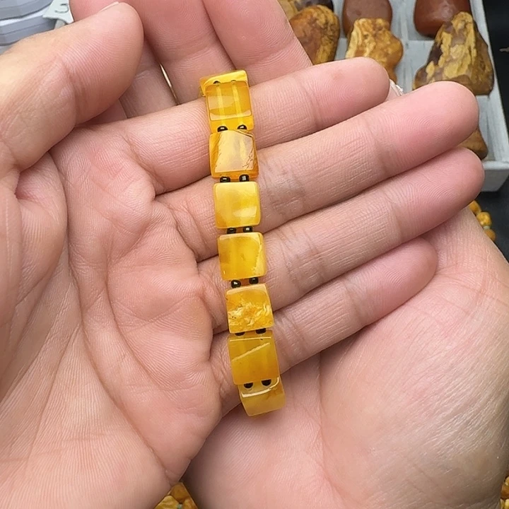 琥珀未镶嵌裸石天然蜜蜡手串