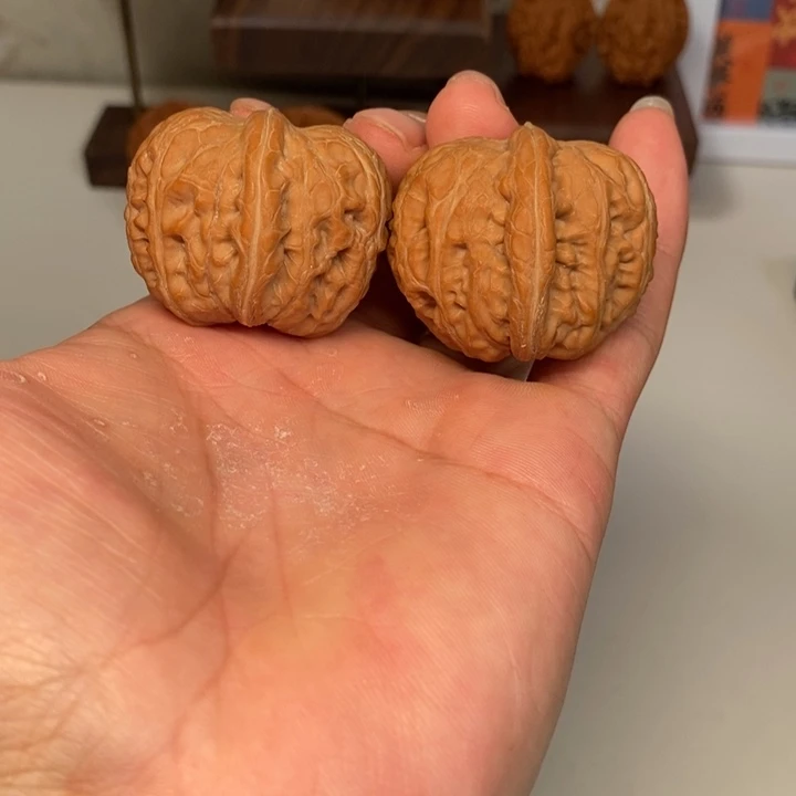 *****文玩核桃把件平谷元宝