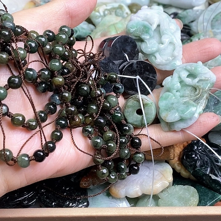 富***儿翡翠未镶嵌颈饰天然翡翠