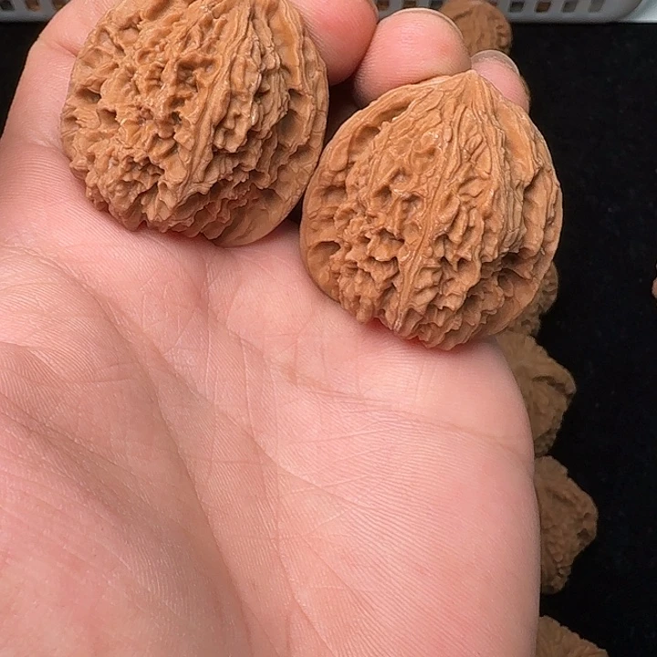 桃核吊坠野生无药南疆石，37全品
