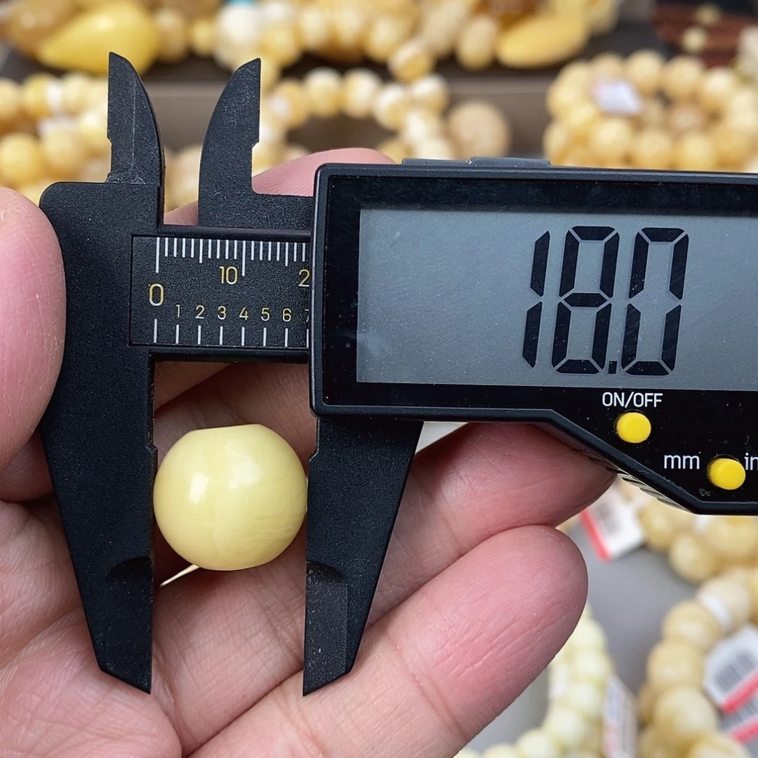 蜜蜡未镶嵌珠宝奇石3.2g