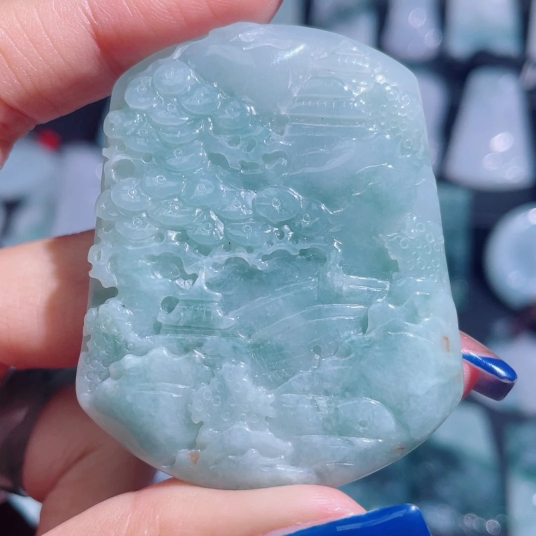 翡翠未镶嵌颈饰山水