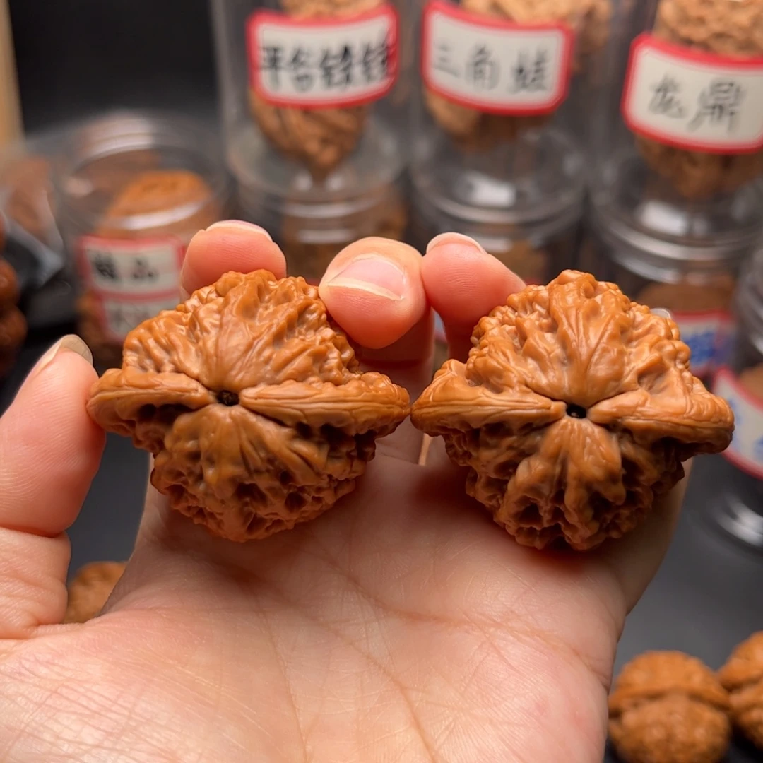 麦***顿把件文玩核桃44金公子