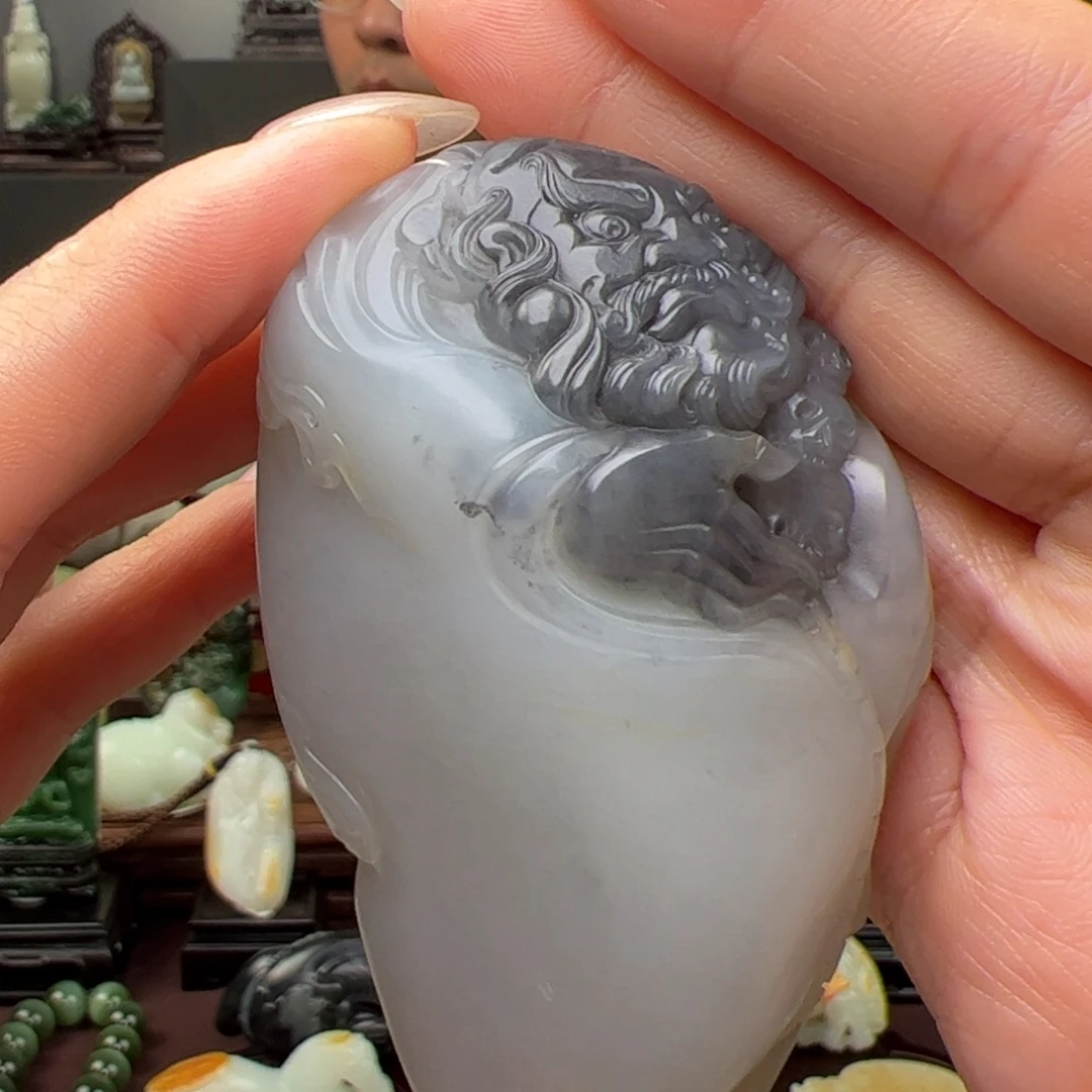 和田玉未镶嵌把件