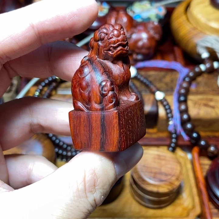 檀香紫檀（小叶紫檀）狮钮印章