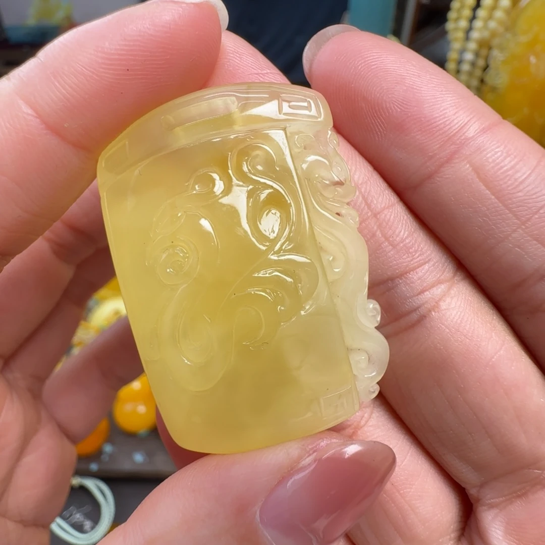 蜜蜡未镶嵌珠宝奇石
