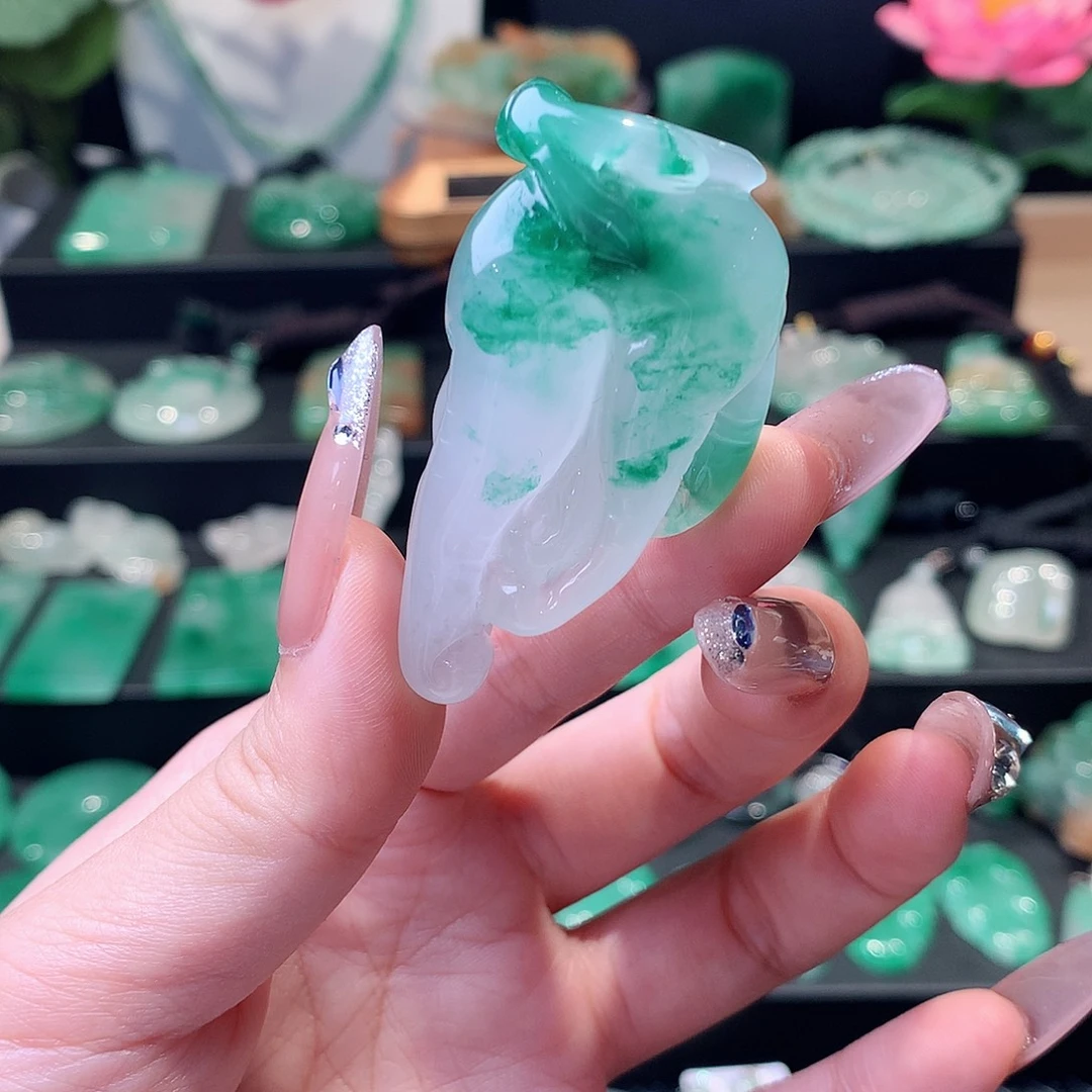 石英质玉未镶嵌吊坠