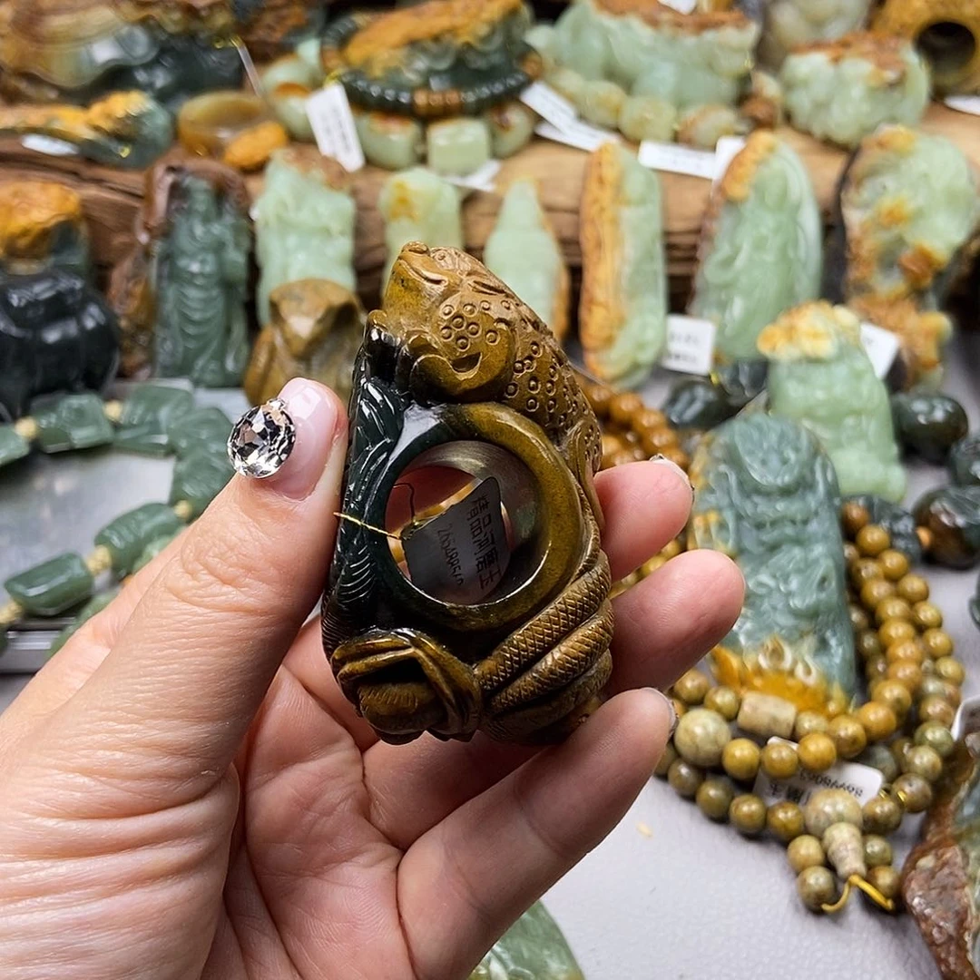 岫岩河磨玉（透闪石质玉）手把未镶嵌风*零