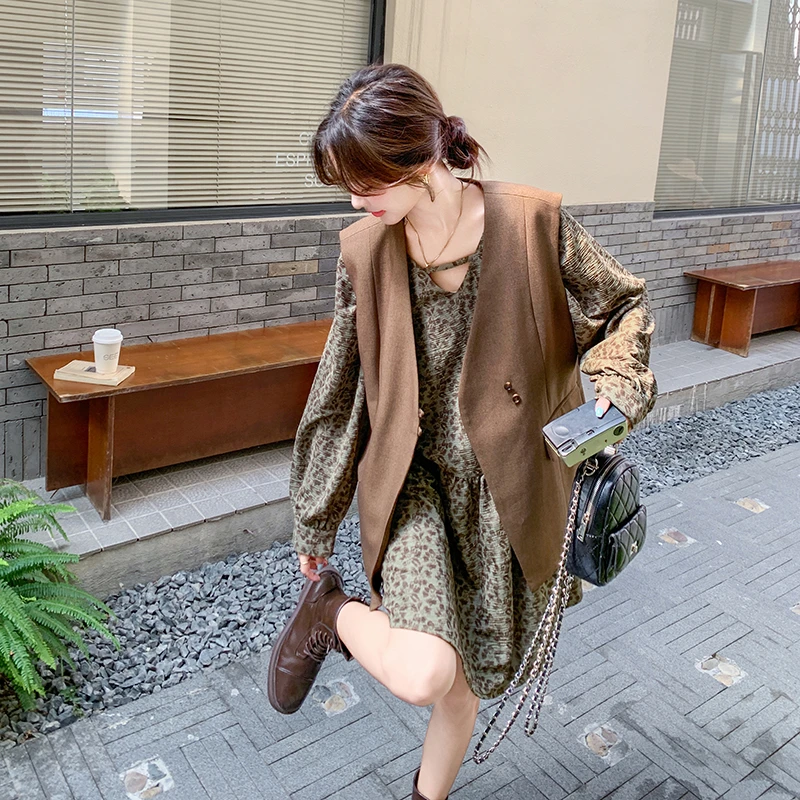 甜酷系长袖印花连衣裙套装女春季穿搭2025新款时髦马甲裙子两件套