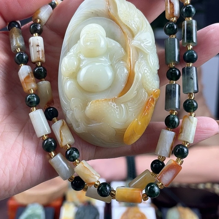 蛇纹石玉颈饰未镶嵌