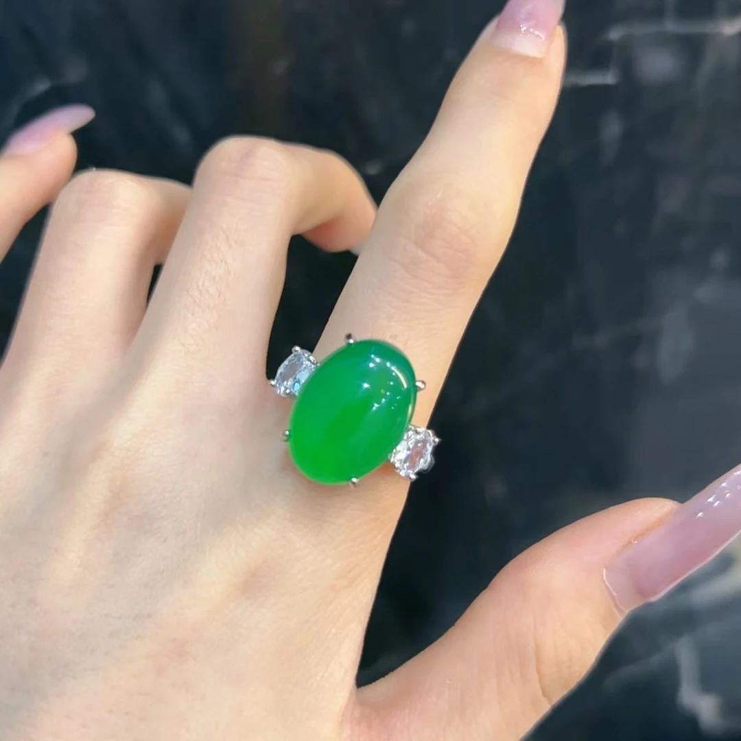 绿玉髓简镶大蛋面戒指