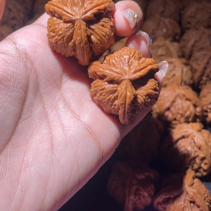 智***慧吊坠文玩核桃白狮子