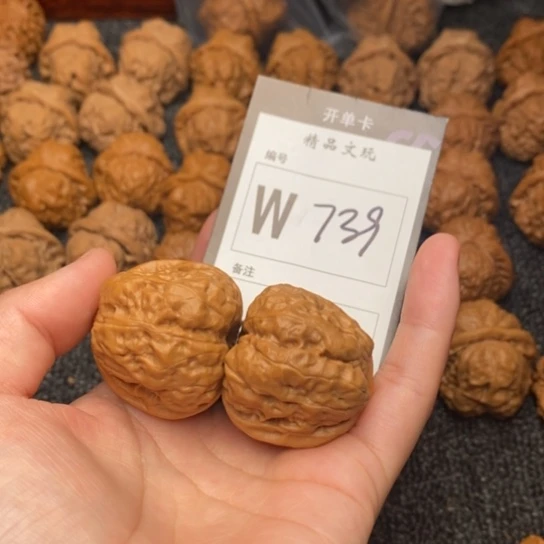 吊坠桃核我是第一百36