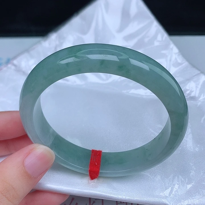 翡翠手镯未镶嵌天然