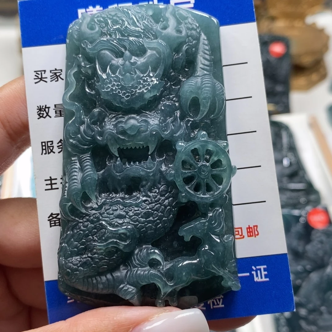 翡翠未镶嵌颈饰聆*