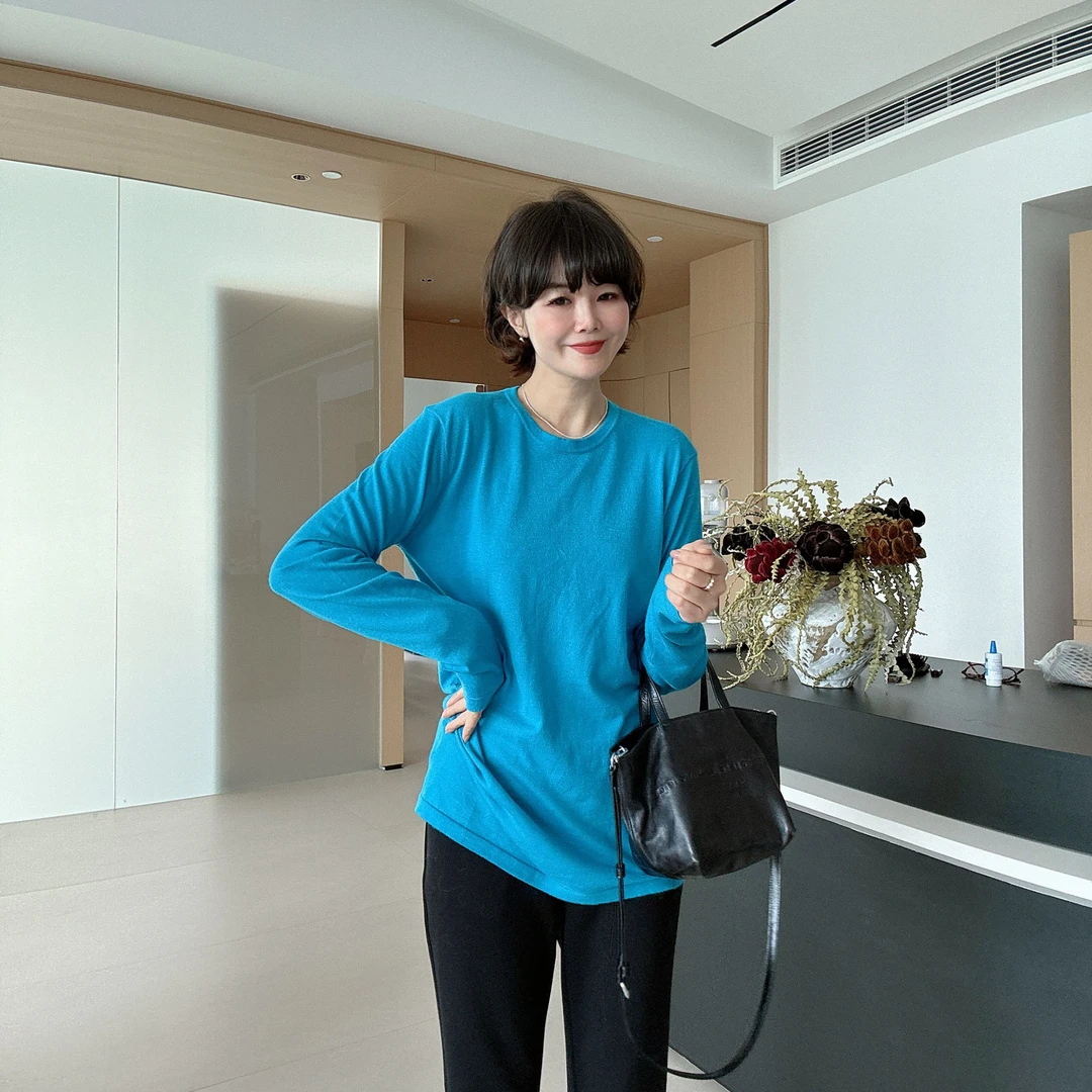 春季亲肤显瘦圆领宽松显瘦纯色长袖针织衫打底衫