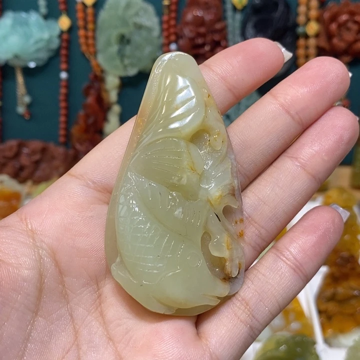 未镶嵌蛇纹石玉颈饰