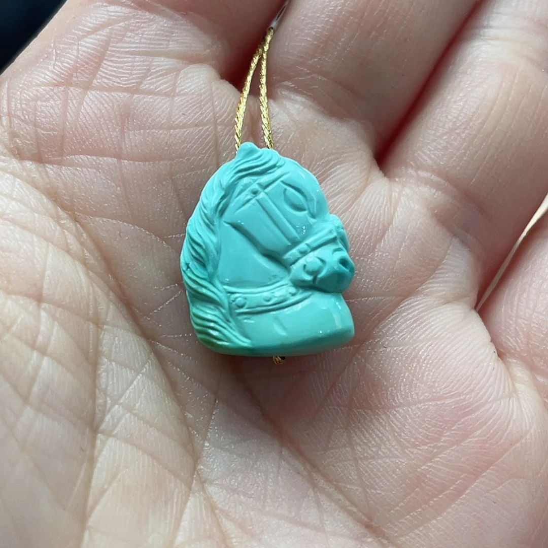 绿松石颈饰未镶嵌