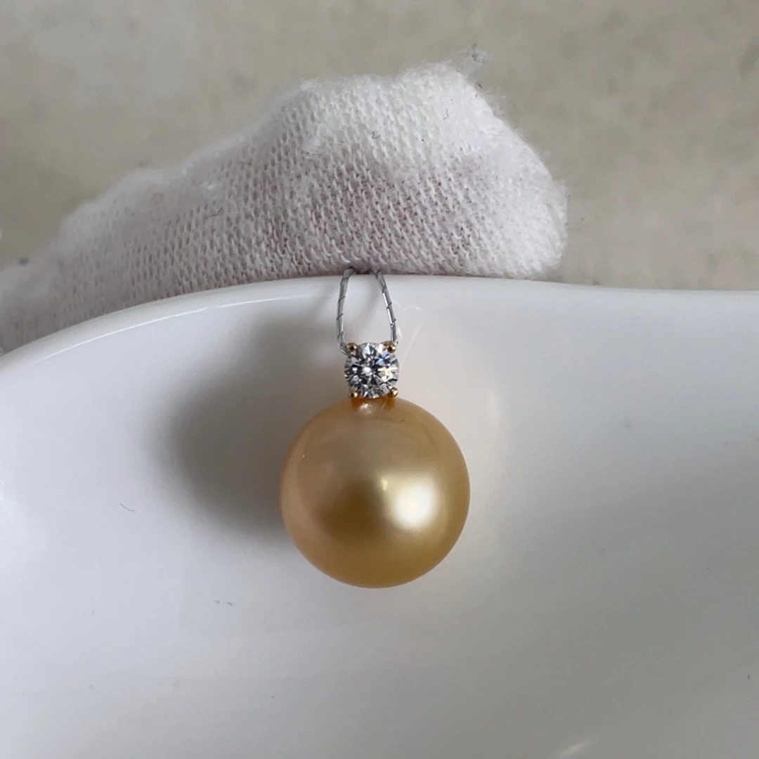 海水珍珠18K金镶嵌吊坠(不含链)10.7mm