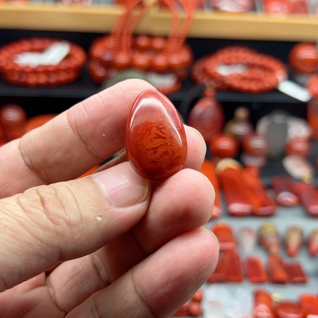 南红玛瑙配饰未镶嵌