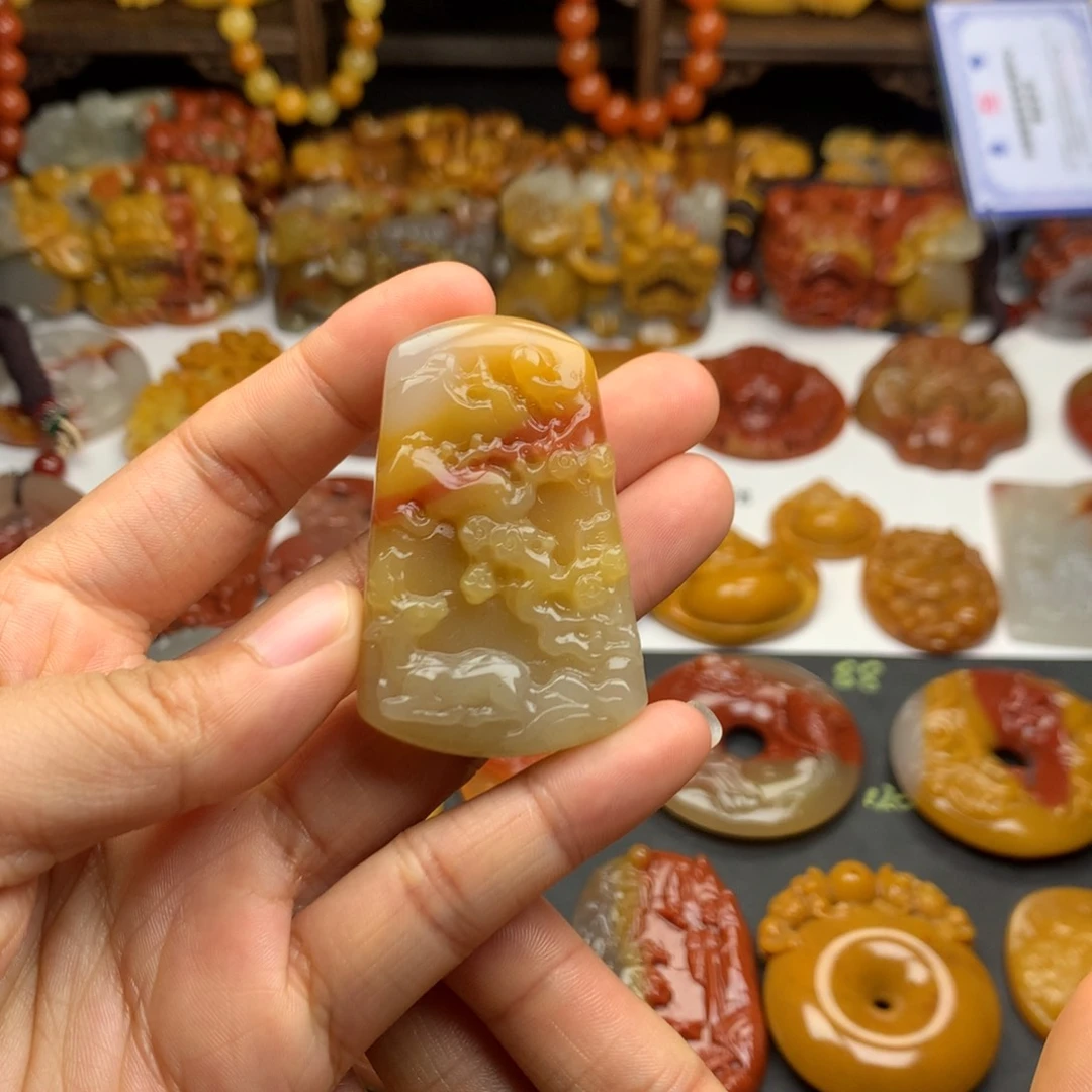 石英质玉（黄龙玉）挂件未镶嵌