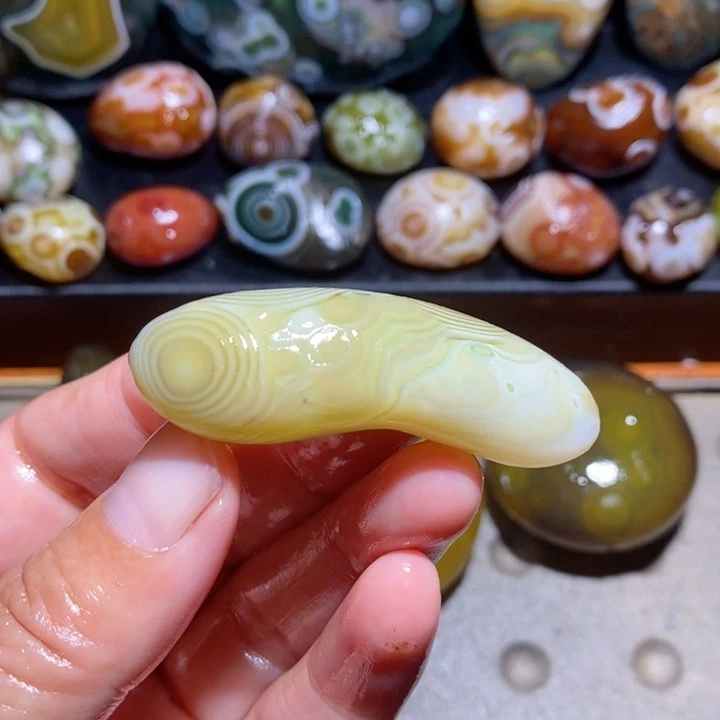 未镶嵌玛瑙/玉髓珠宝半成品42