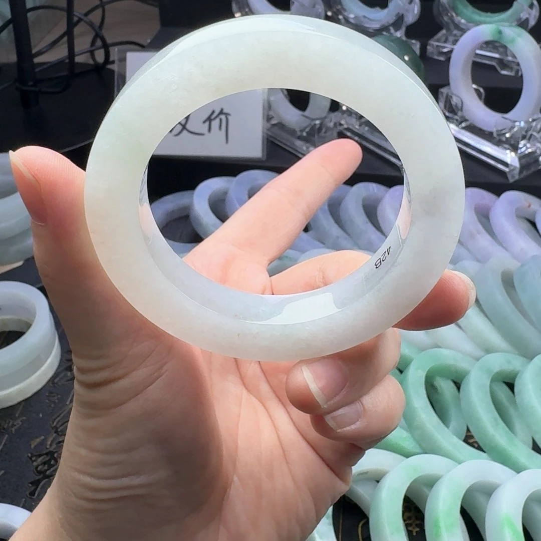 未镶嵌翡翠手镯定制翡翠