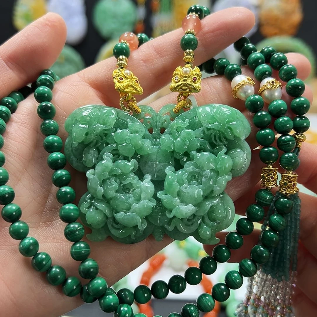 翡翠未镶嵌颈饰吊坠