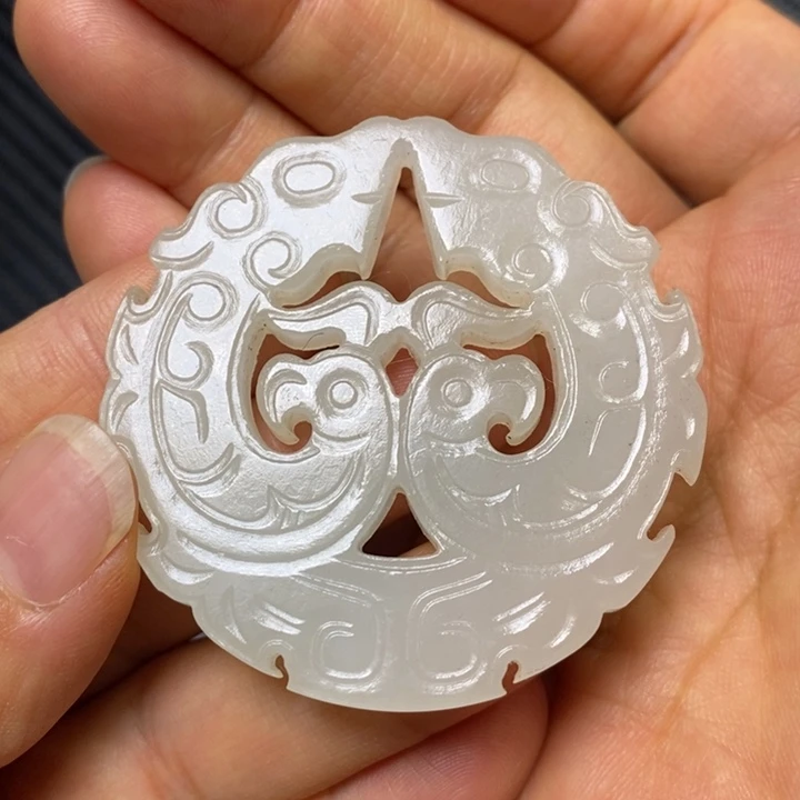 和田玉未镶嵌颈饰菲*