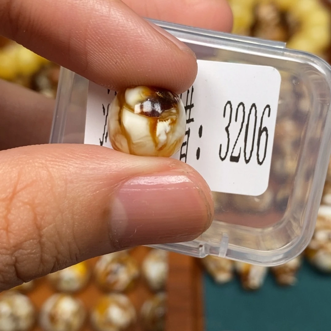 把件猴头核桃沁色圆珠老型3206