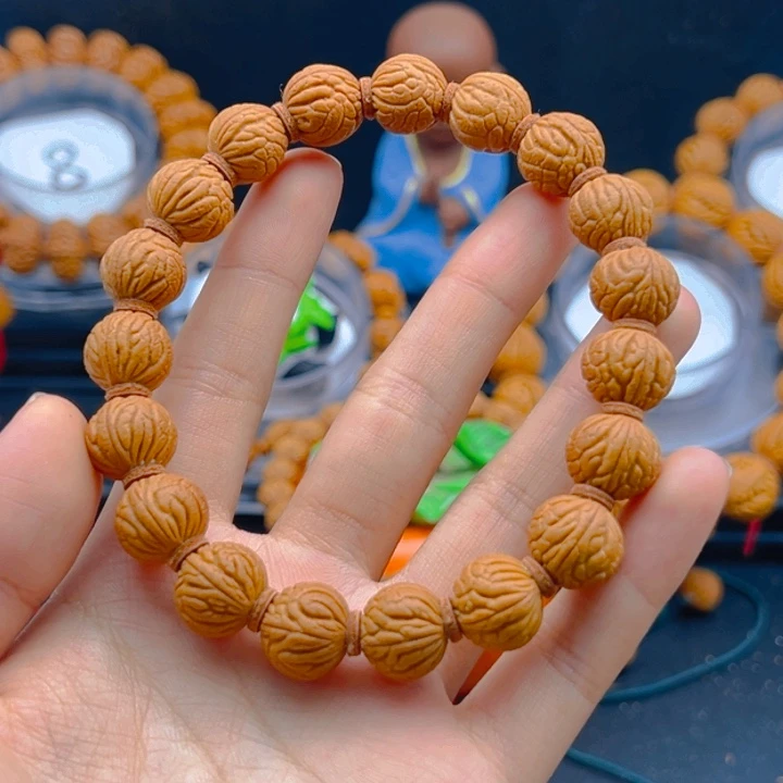 用***0吊坠桃核满天星 闪电购1号车