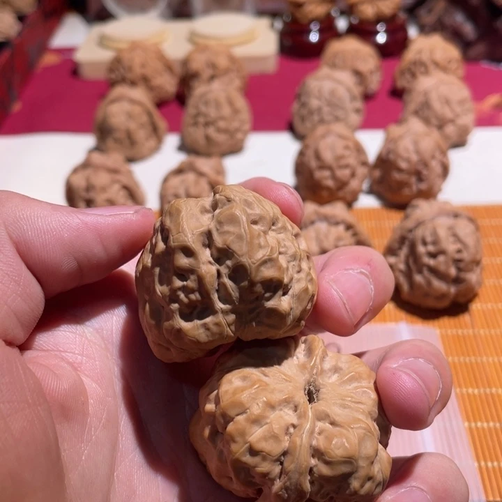 @***语核桃文玩蛤蟆蛤蟆头B03