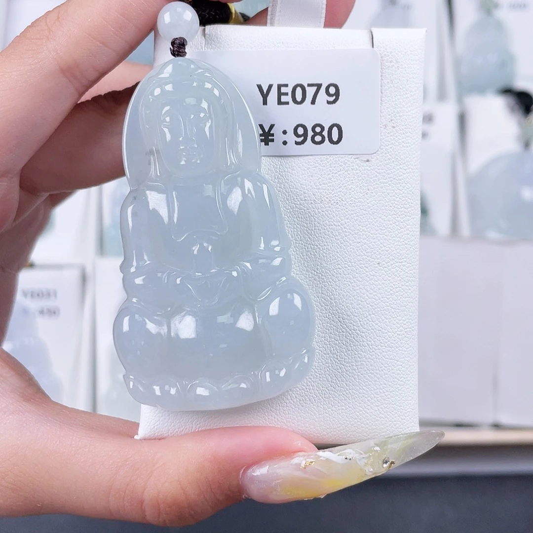 翡翠未镶嵌颈饰YE079