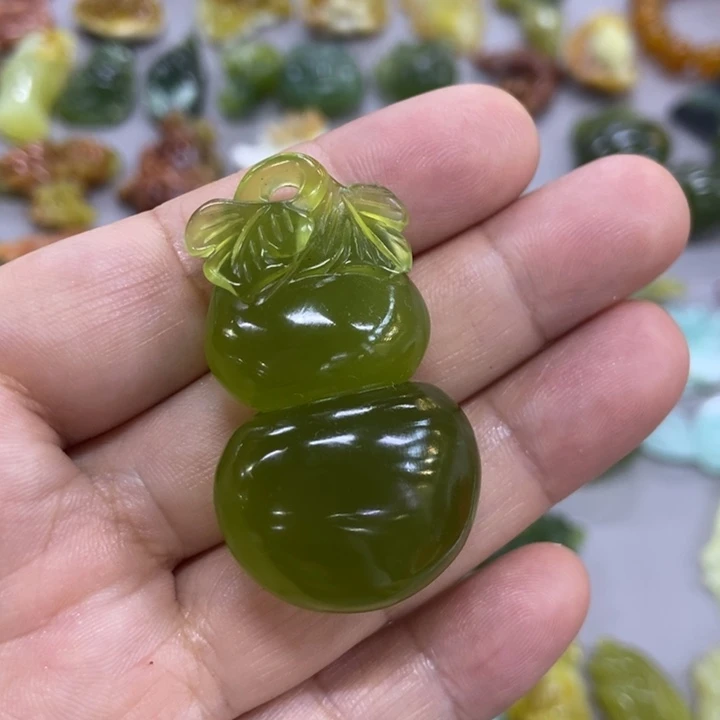 未镶嵌蛇纹石玉吊坠(不含链)