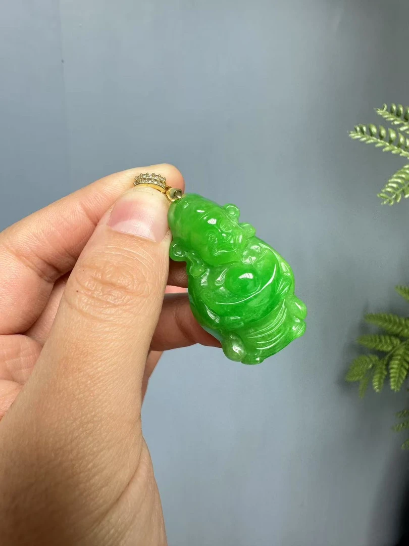 高货绿色财款吊坠