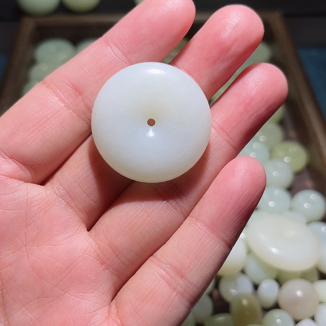 璇***‍和田玉未镶嵌颈饰