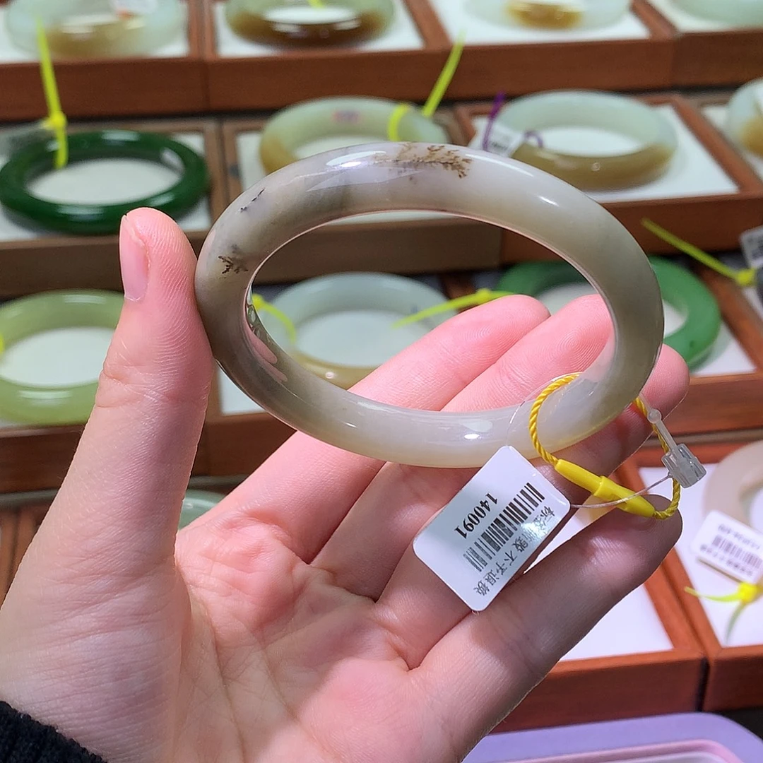 和田玉未镶嵌手镯55 微瑕