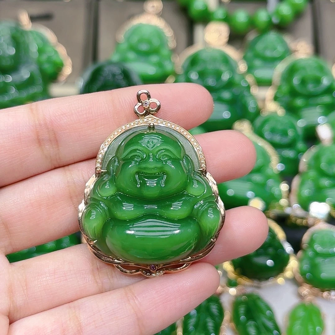 和田玉（碧玉）颈饰18K金镶嵌一****。