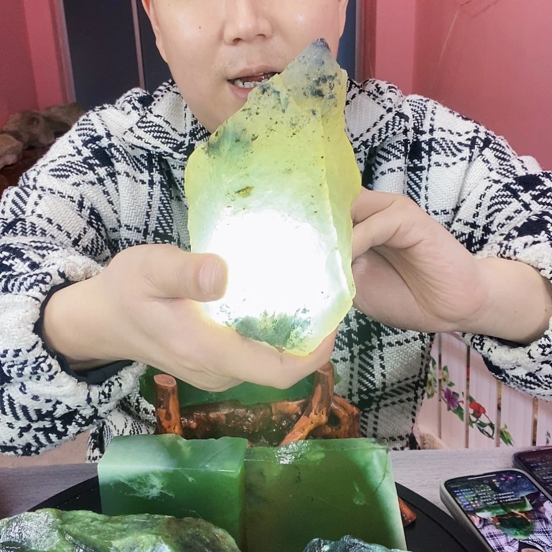 蛇纹石玉未镶嵌岫玉原石蛇纹石玉