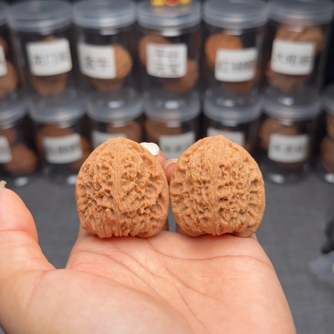 文玩核桃把件拉丝纹南疆