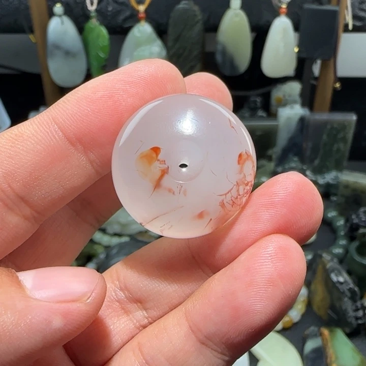 财***海南红玛瑙未镶嵌颈饰
