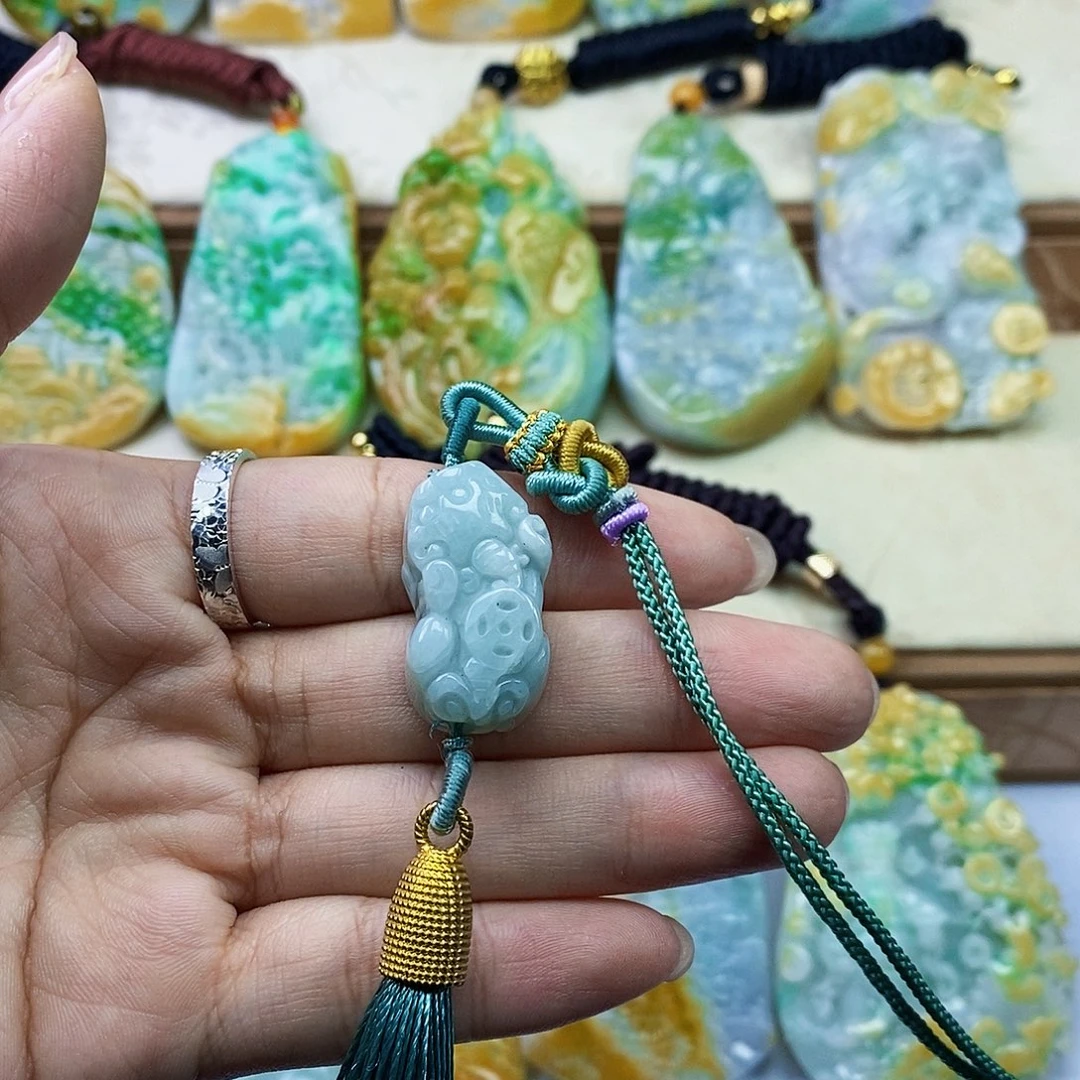 翡翠未镶嵌颈饰翡翠