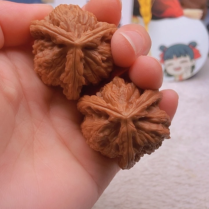 吊坠文玩核桃大***眼三棱