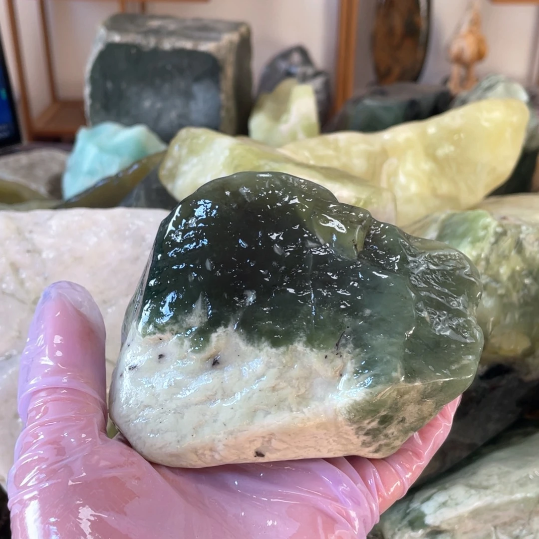 蛇纹石玉未镶嵌中国四大名玉简易