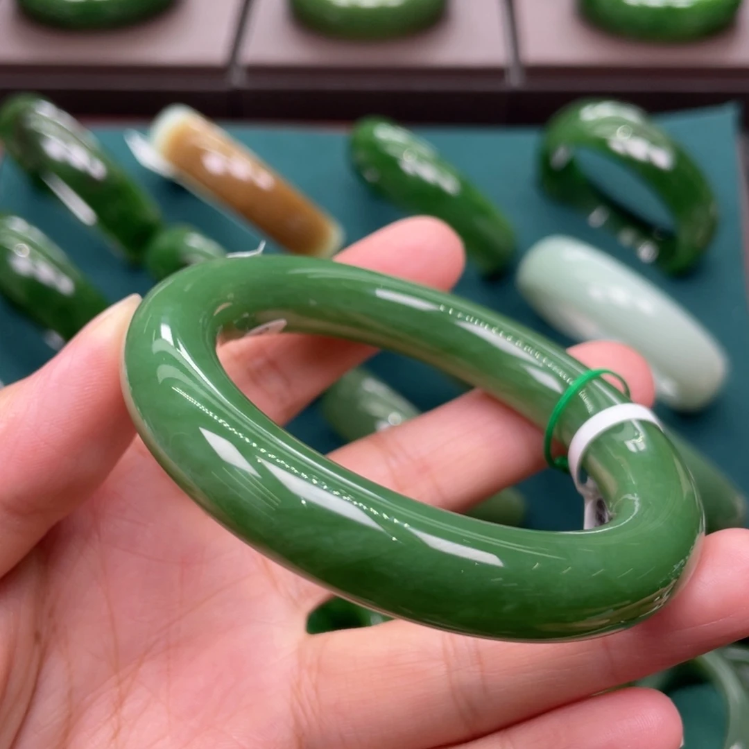 和田玉（碧玉）未镶嵌手镯5657