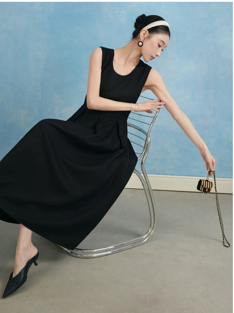 《现货》女装春季2025新款高级感连衣裙2115