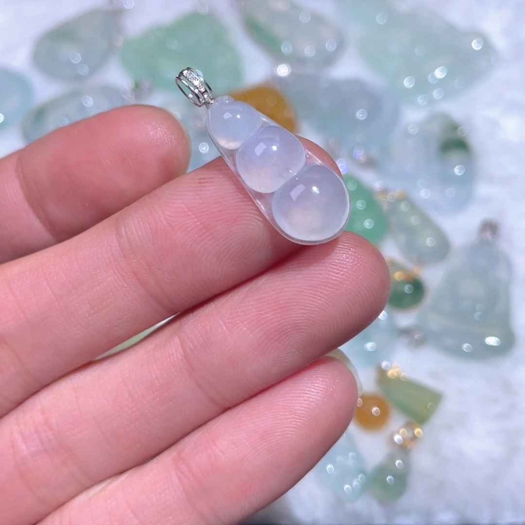 翡翠18K金镶嵌颈饰翡翠