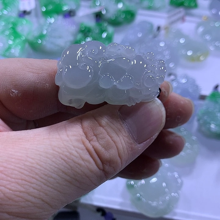 翡翠未镶嵌颈饰天然翡翠A货吊坠