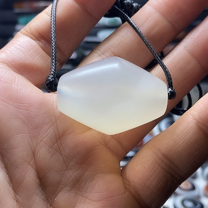 未镶嵌颈饰玛瑙/玉髓